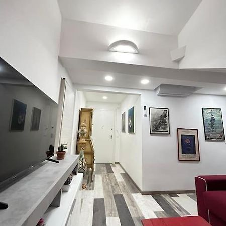 Ferienwohnung Mansarda In Pieno Centro Savona Exterior foto