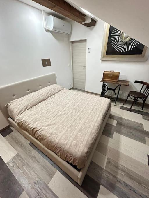Ferienwohnung Mansarda In Pieno Centro Savona Exterior foto