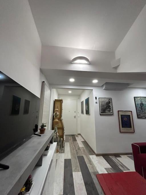 Ferienwohnung Mansarda In Pieno Centro Savona Exterior foto