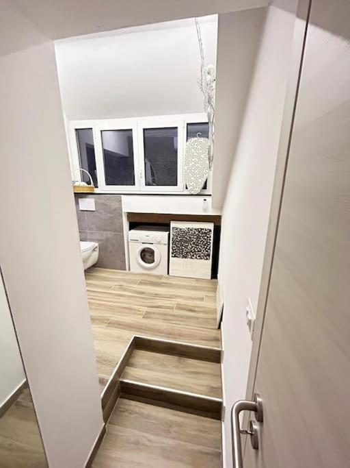 Ferienwohnung Mansarda In Pieno Centro Savona Exterior foto