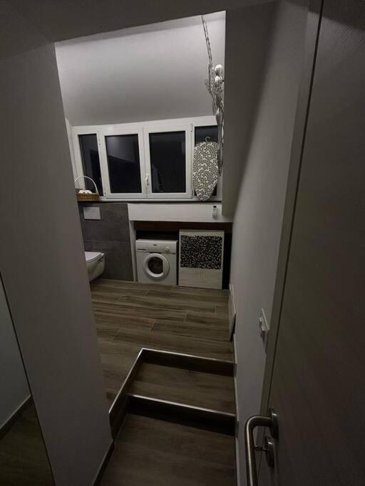 Ferienwohnung Mansarda In Pieno Centro Savona Exterior foto